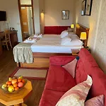 Angelina Bed & Breakfast 4*