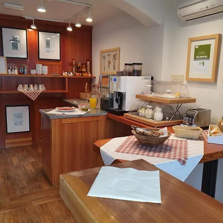 Angelina לינה וארוחת בוקר רוגאסקה סלאטינה