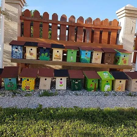 לינה וארוחת בוקר Angelina