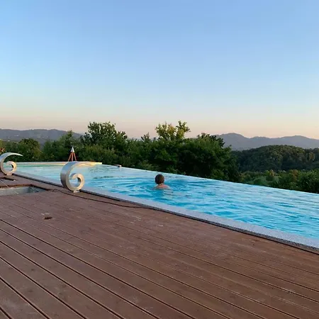 לינה וארוחת בוקר Angelina