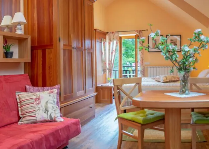 Alojamento de Acomodação e Pequeno-almoço Angelina 4*